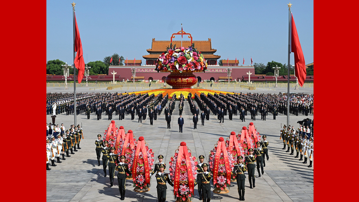 习近平等党和国家领导人出席烈士纪念日向人民英雄敬献花篮仪式